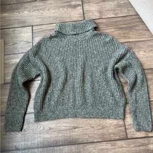 Oversized Knit Cropped Heather Green Relaxed Fit Turtleneck Highland Sweater